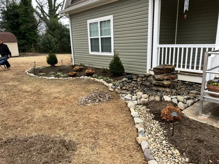 Stone-bordered foundation beds